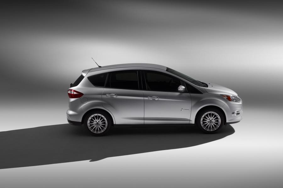  Ford C-Max Hybrid 2010 года  (фото 7 из 10)